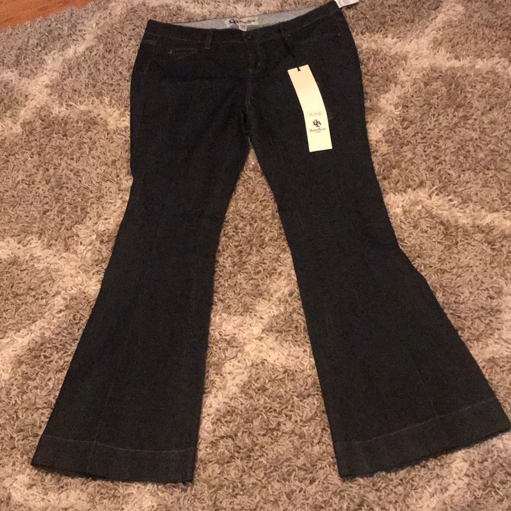 Brand new 14W jeans I got them and didn’t fit NWT!